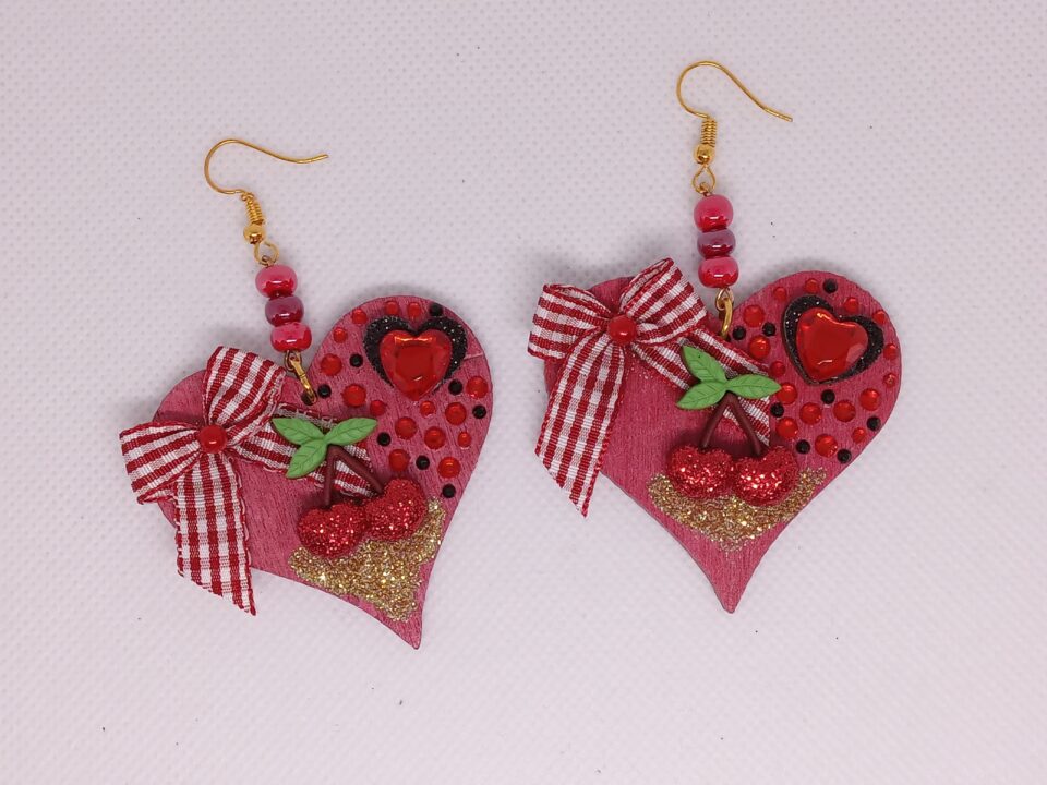 boucles d'oreilles cœur, bijou fantaisie, création unique, boucles d'oreilles originales, cœur rouge, bijou kawai