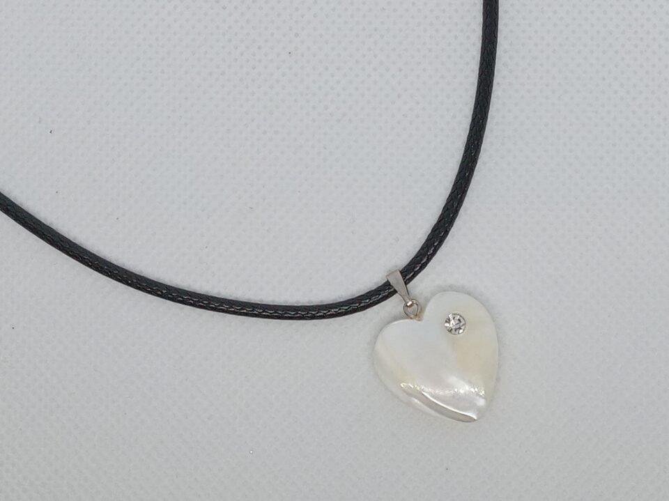 collier cœur, pendentif cœur, cœur nacre, pendentif nacre, bijou fantaisie, bijou simple, bijou pas cher