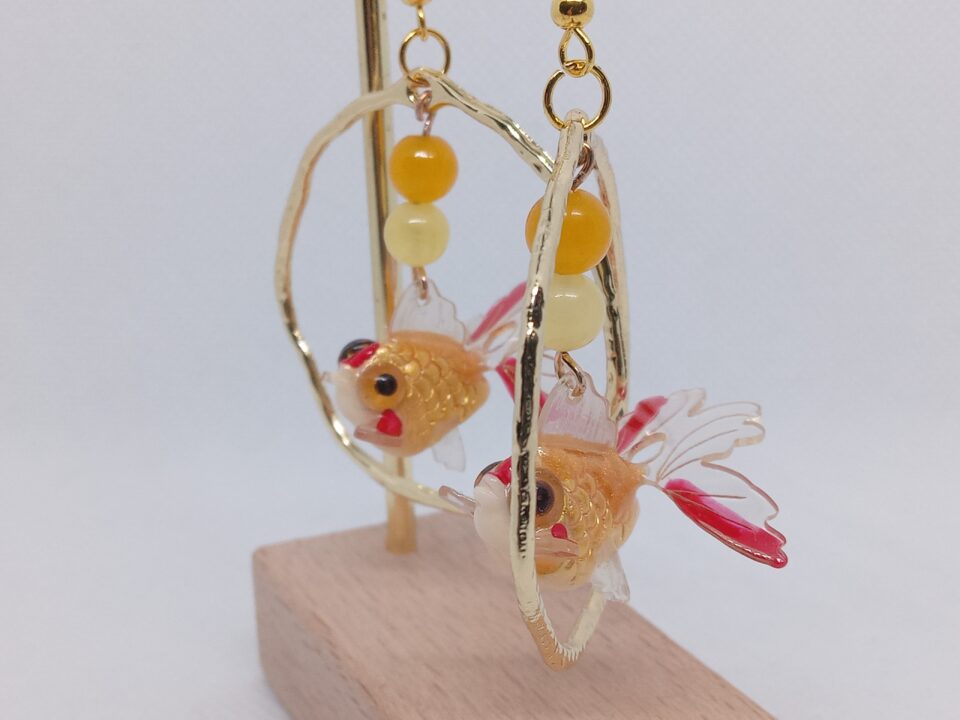 bijou fantaisie, boucles d'oreilles originales, bijou poisson japonais, création unique