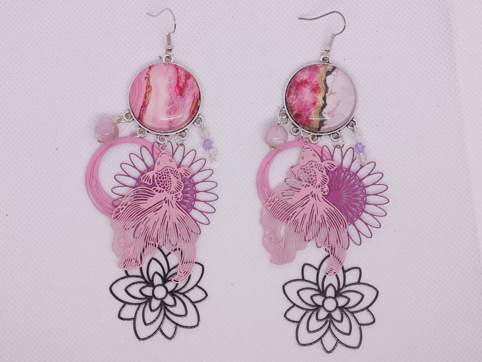 bijou fantaisie, boucles d'oreilles, filigrane, bijou original, bijou Asie, création unique, bijou rose, bijou poisson japonais