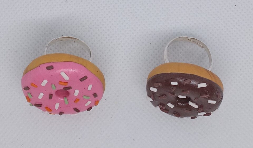 bague donuts, bijou fantaisie, bague pas chère, bague en pâte polymère, création unique